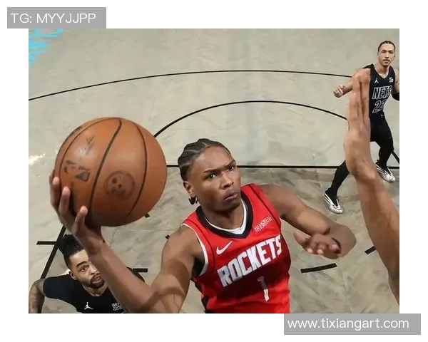 火箭队与达拉斯独行侠激战正酣谁能在NBA赛场上笑到最后